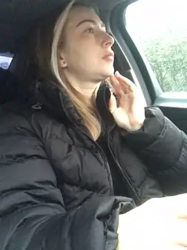 Reina Cummings online show from October 3, 2025, 5:04 am