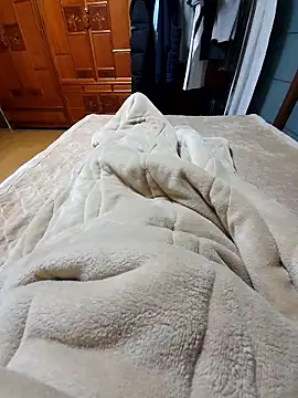 starvingo2002 online show from December 2, 2025, 10:31 am