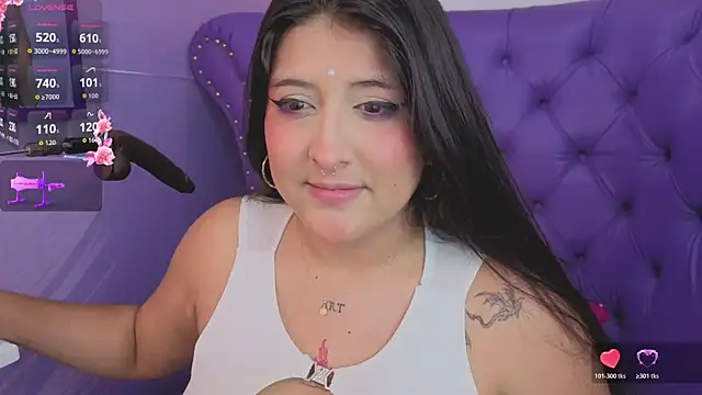 Snapshot of megann__up chatting on May 17, 2026, 12:23 pm megann up online show from May 17, 2026, 12:23 pm