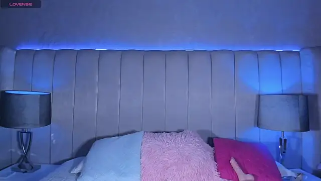 AryVixen online show from December 4, 2025, 3:27 am