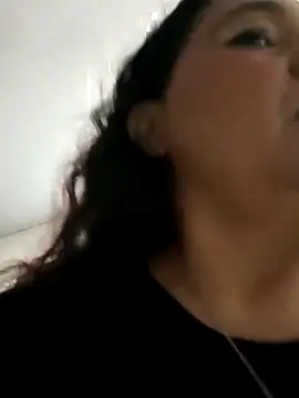 Laurasofia01 online show from October 3, 2025, 3:14 am