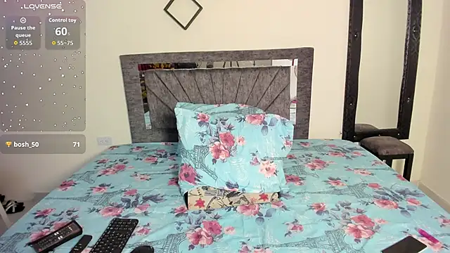 Laurasofia01 online show from October 9, 2025, 5:00 pm