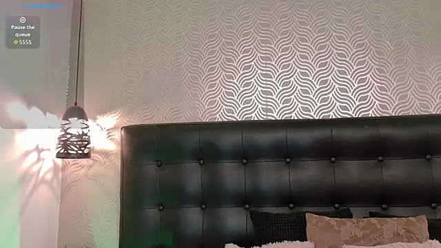 Sharonevanss  online show from April 13, 2026, 8:25 pm