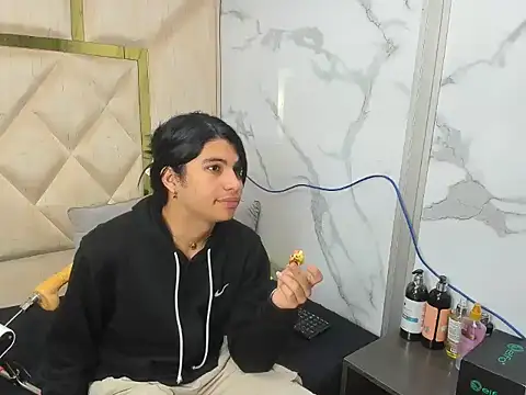 Allisonts69 online show from September 24, 2025, 3:21 am