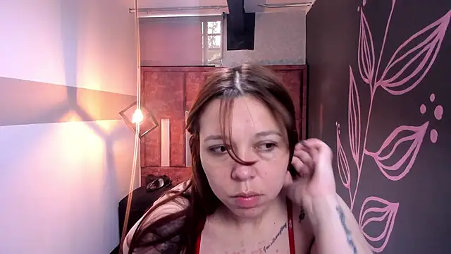 Isa Thompson   online show from October 4, 2025, 11:52 am