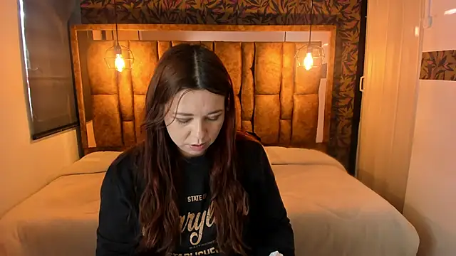 Isa Thompson   online show from November 29, 2025, 11:57 am