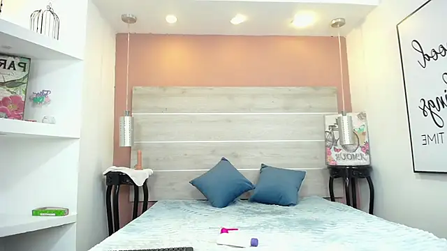 AlexandraCambell online show from November 4, 2025, 4:50 pm