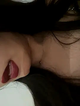 yaraline online show from October 30, 2025, 8:42 pm