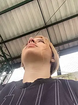 karla-thomsom10 online show from February 15, 2026, 1:31 pm