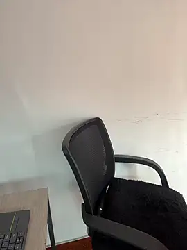 lana rousse01 online show from March 4, 2026, 8:59 pm