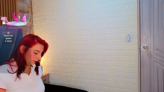 Snapshot of angel__red_ chatting on September 29, 2025, 12:27 am angel red online show from September 29, 2025, 12:27 am