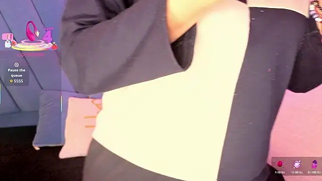 Snapshot of angel__red_ chatting on September 30, 2025, 3:11 am angel red online show from September 30, 2025, 3:11 am