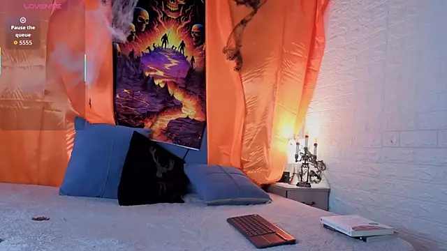 Snapshot of angel__red_ chatting on October 6, 2025, 2:42 am angel red online show from October 6, 2025, 2:42 am