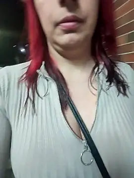 Snapshot of angel__red_ chatting on October 29, 2025, 3:31 am angel red online show from October 29, 2025, 3:31 am