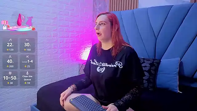 Snapshot of angel__red_ chatting on November 17, 2025, 1:00 am angel red online show from November 17, 2025, 1:00 am