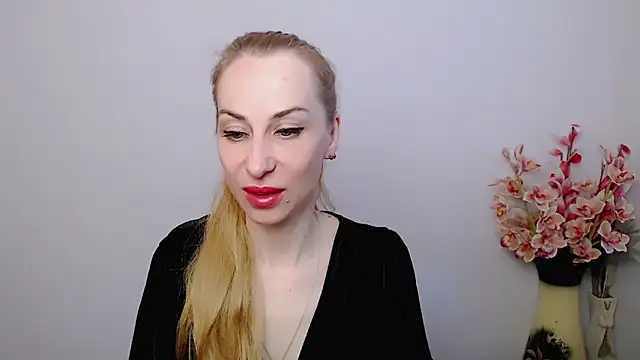 Snapshot of Create_your_own_sun chatting on May 6, 2026, 6:19 am Create your own sun online show from May 6, 2026, 6:19 am