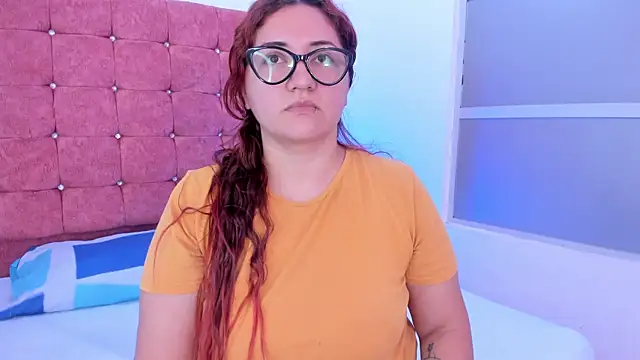 mishell lovely online show from December 17, 2025, 1:17 pm