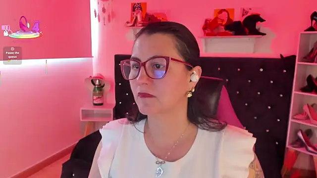 D Martii online show from October 2, 2025, 1:29 pm