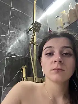 LilyIrons online show from February 12, 2026, 7:31 pm