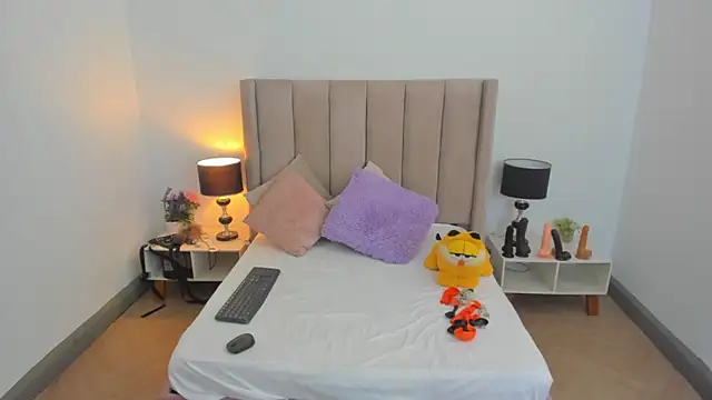 evvaa moon69 online show from October 3, 2025, 12:57 pm