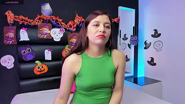 SoftieNymph online show from October 25, 2025, 12:02 pm