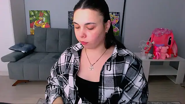 queenofthesense  online show from February 3, 2026, 2:44 pm