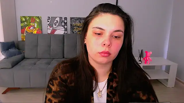 queenofthesense  online show from March 4, 2026, 8:20 am