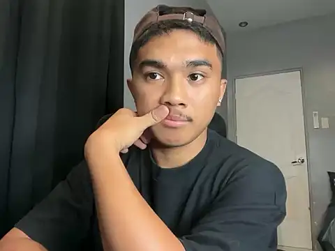 Snapshot of pinoyAdrianneXXX chatting on May 4, 2026, 10:00 am pinoyAdrianneXXX online show from May 4, 2026, 10:00 am