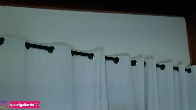 ValeriGallardo17 online show from November 14, 2025, 2:10 am