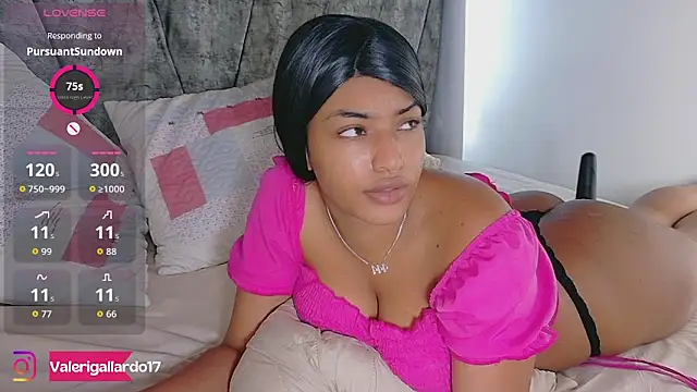 ValeriGallardo17 online show from November 29, 2025, 7:50 pm