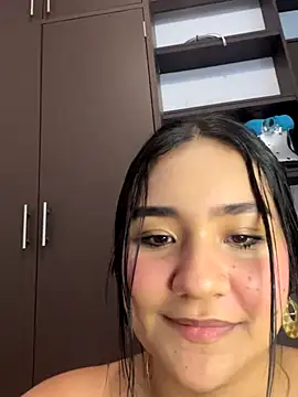 noa moon online show from December 21, 2025, 4:14 pm