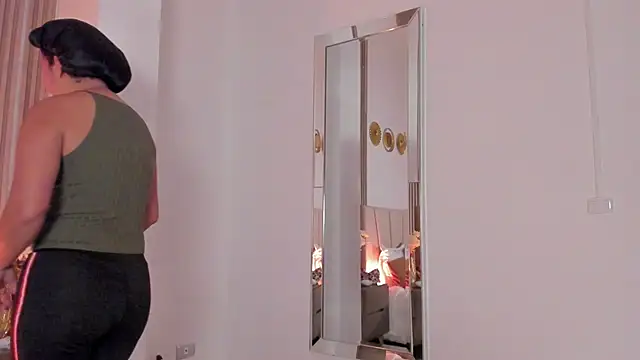 Rachell Jamess online show from September 9, 2025, 3:39 am