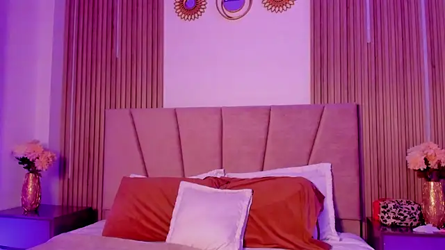 Rachell Jamess online show from November 13, 2025, 3:38 am