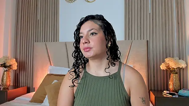 Rachell Jamess online show from November 22, 2025, 3:38 am