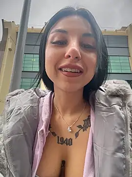 Snapshot of Sasha-Bloom chatting on May 20, 2026, 6:58 pm Sasha-Bloom online show from May 20, 2026, 6:58 pm