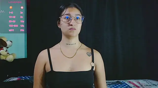 EVAH LEE  online show from October 5, 2025, 3:27 am