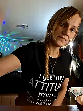PeachyAriel online show from May 12, 2026, 1:47 am