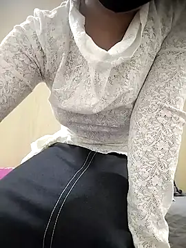 -Mie-xxx online show from March 6, 2026, 7:54 pm