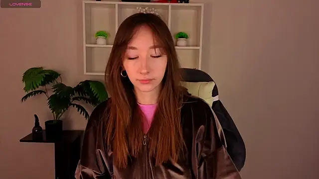 Miche1le Allenne online show from April 21, 2026, 12:56 am