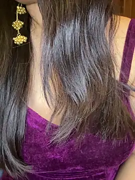 annanya01 online show from April 16, 2026, 7:31 am