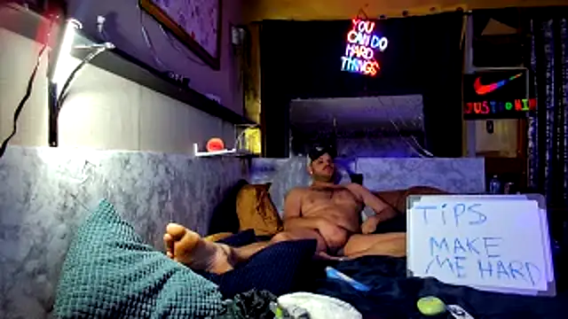 Xstumpy online show from April 12, 2026, 10:48 pm