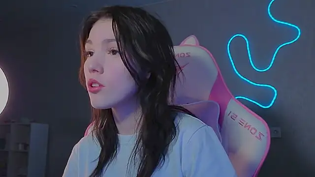 Sophie SkyAngel online show from December 5, 2025, 3:20 pm