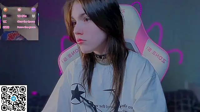 Sophie SkyAngel online show from May 4, 2026, 4:36 pm