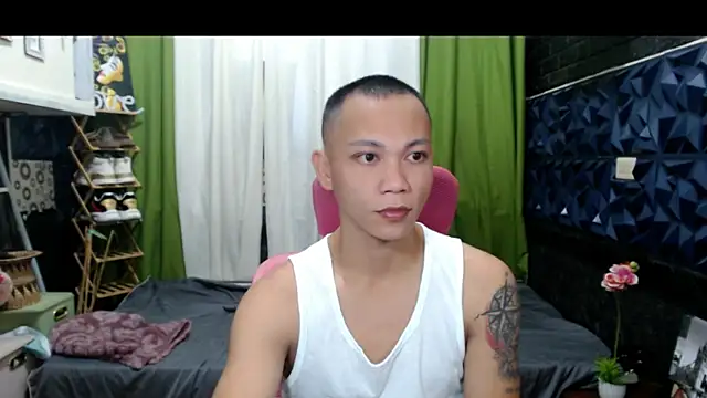 Snapshot of princenavheen chatting on August 2, 2026, 3:05 am princenavheen online show from August 2, 2026, 3:05 am