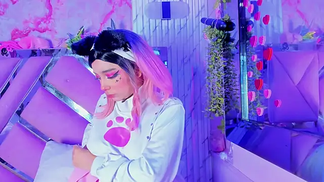 Akane Hikari  online show from April 20, 2026, 5:32 am