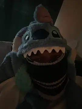 Snapshot of smayle223 chatting on March 15, 2026, 2:01 pm smayle223 online show from March 15, 2026, 2:01 pm