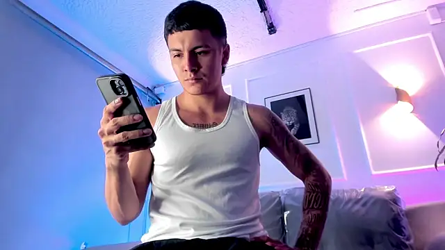 Leo santoro online show from April 20, 2026, 1:25 pm