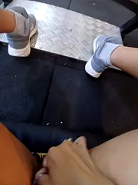 cicinha3657 online show from April 22, 2026, 5:03 pm