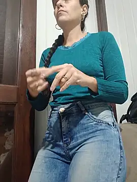 cicinha3657 online show from June 3, 2026, 4:15 am