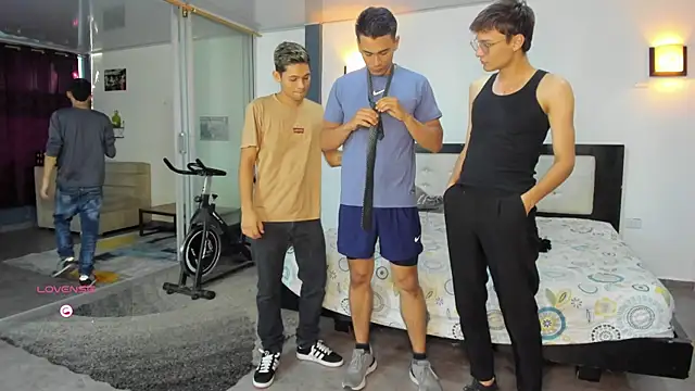 Bisexlifehot   online show from September 14, 2025, 10:09 pm